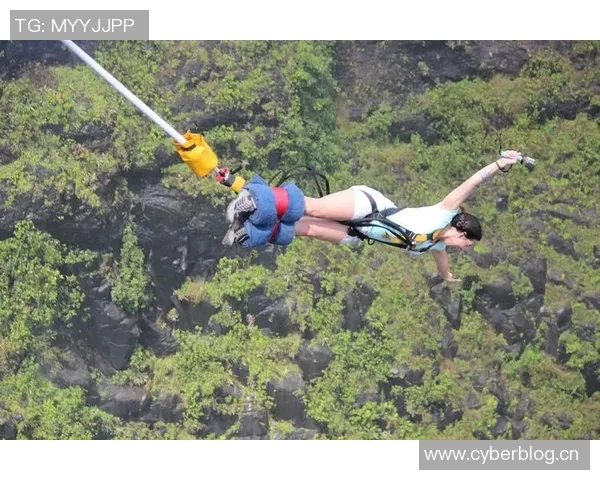 广州攀岩队战术解析：如何在比赛中提升攀岩表现与团队协作能力